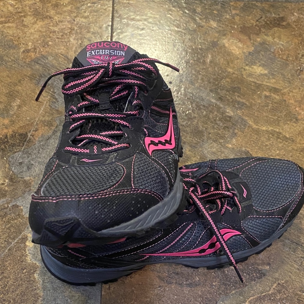 Saucony Women's Excursion Black and Pink Athletic Shoes